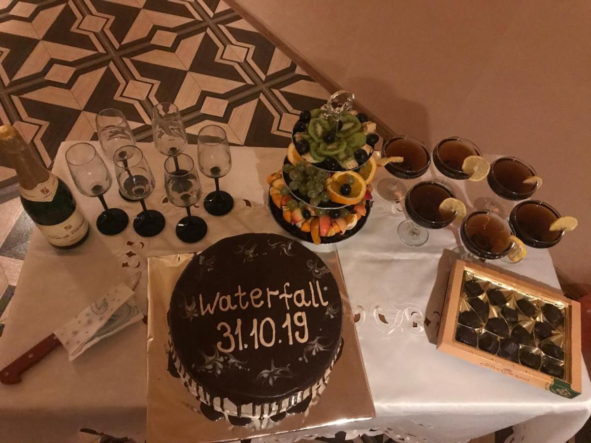 Waterfall كازباجي المظهر الخارجي الصورة